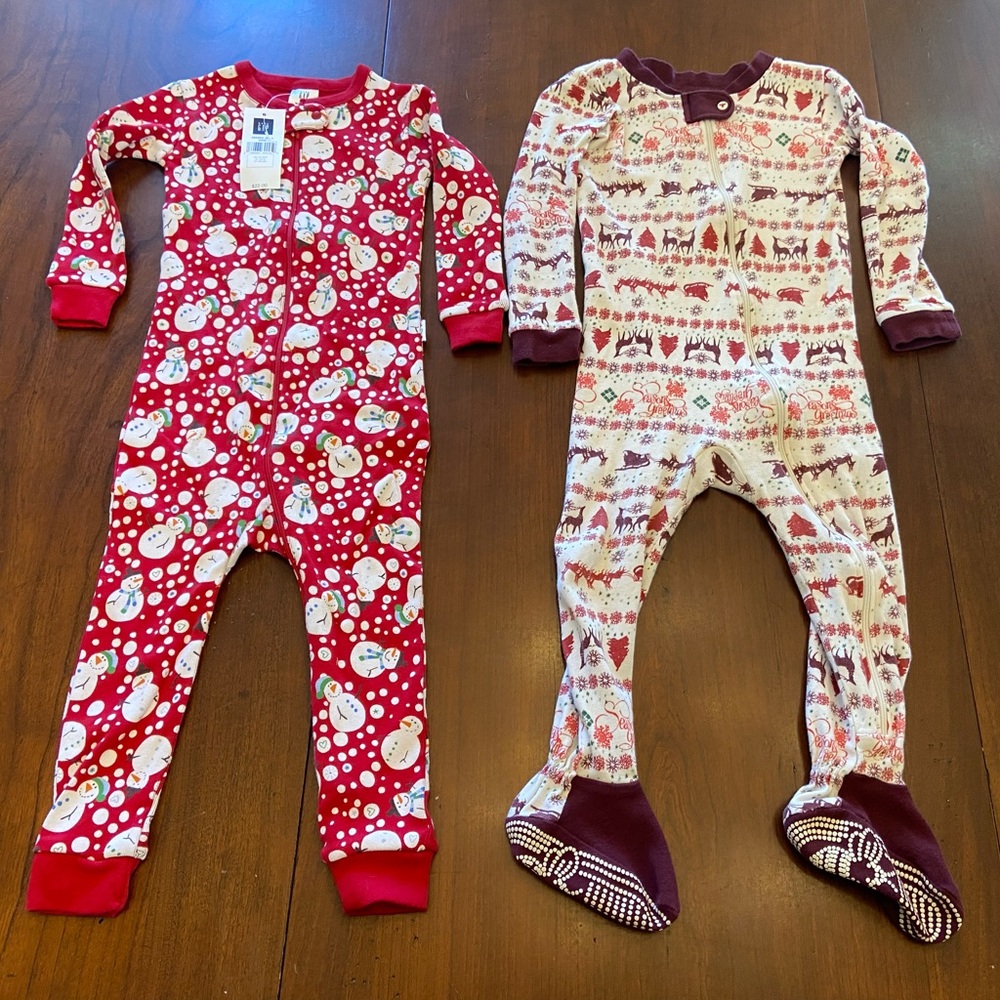 Christmas PJ’s Bundle Fitted Burt’s Bees and Gap size 18-24 Months and 24 Months